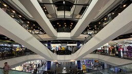 koniec z zakazem handlu w niedziele: od dzisiaj niedziele handlowe trzy razy w miesiącu. sklepy otwarte 7 grudnia