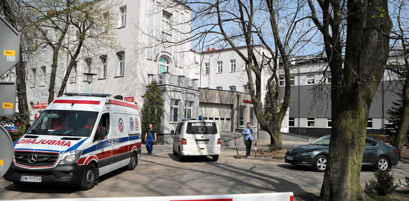 Tragiczny wypadek na oddziale covidowym w Częstochowie. Pacjent wypadł z okna