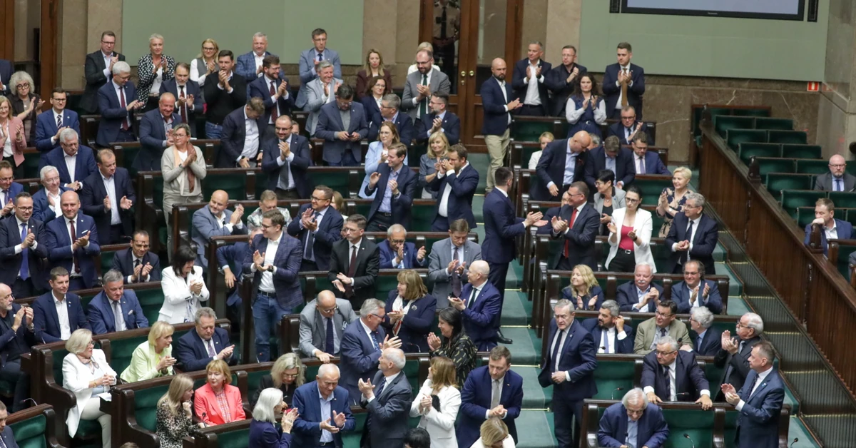 Депутаты парламента Польши 2050 проголосовали за ПиС и Конфедерацию. «Они дали чёткий сигнал Туску».