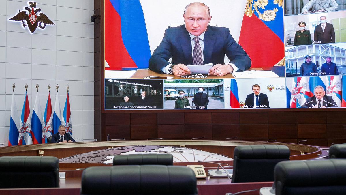 Wideokonferencja Władimira Putina i ministra obrony Siergieja Szojgu