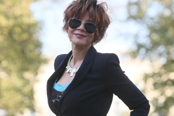 "DA NIJE BILO PSA DETE NE BI PREŽIVELO" Ćerka naše poznate glumice udala se sa 18 godina i ostala trudna: A evo šta je rekla o zetu