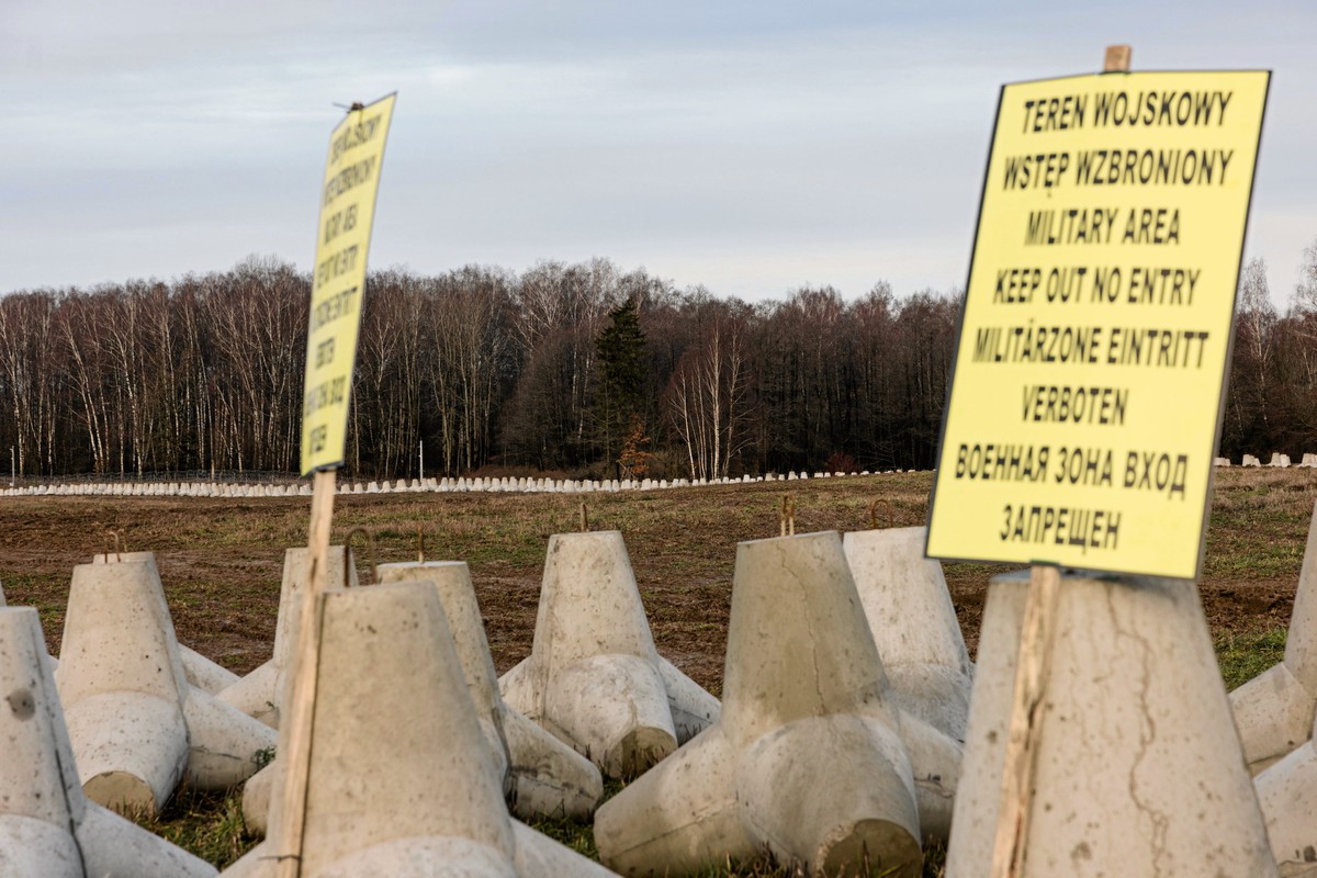 Wizyta premiera Donalda Tuska na pierwszym wybudowanym odcinku Tarczy Wschód .