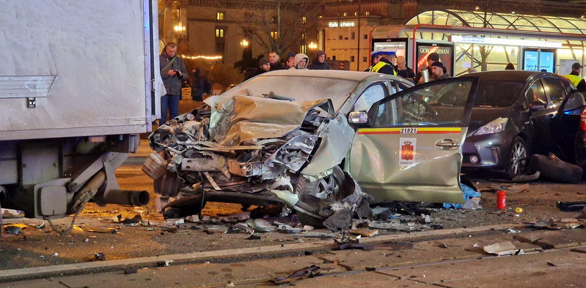 Drogowy armagedon w centrum Warszawy. Zderzyło się siedem pojazdów