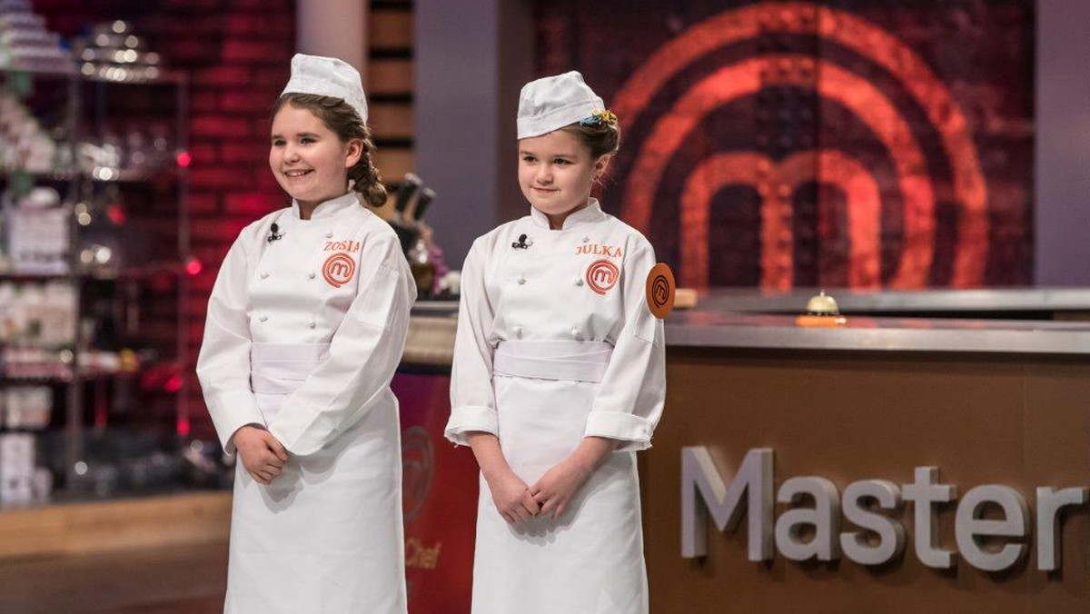 Już w niedzielę na antenie TVN wyjątkowe emocje. Julia i Zosia po raz ostatni zmierzą się w kuchni "MasterChefa Juniora". Która z dziewczynek poradzi sobie najlepiej z pięciodaniowym menu degustacyjnym i opuści program z upragnionym tytułem zwycięzcy II edycji?