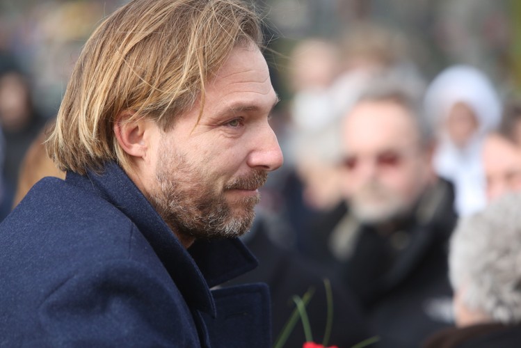 Xawery Żuławski podczas pogrzebu Andrzeja Żuławskiego