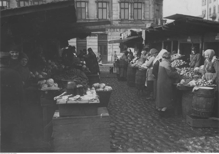 Stragany z owocami i warzywami na Kercelaku w 1927 r.