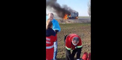 Rosyjski ostrzał zniszczył karetkę pogotowia pod Chersoniem. Dwie osoby zginęły