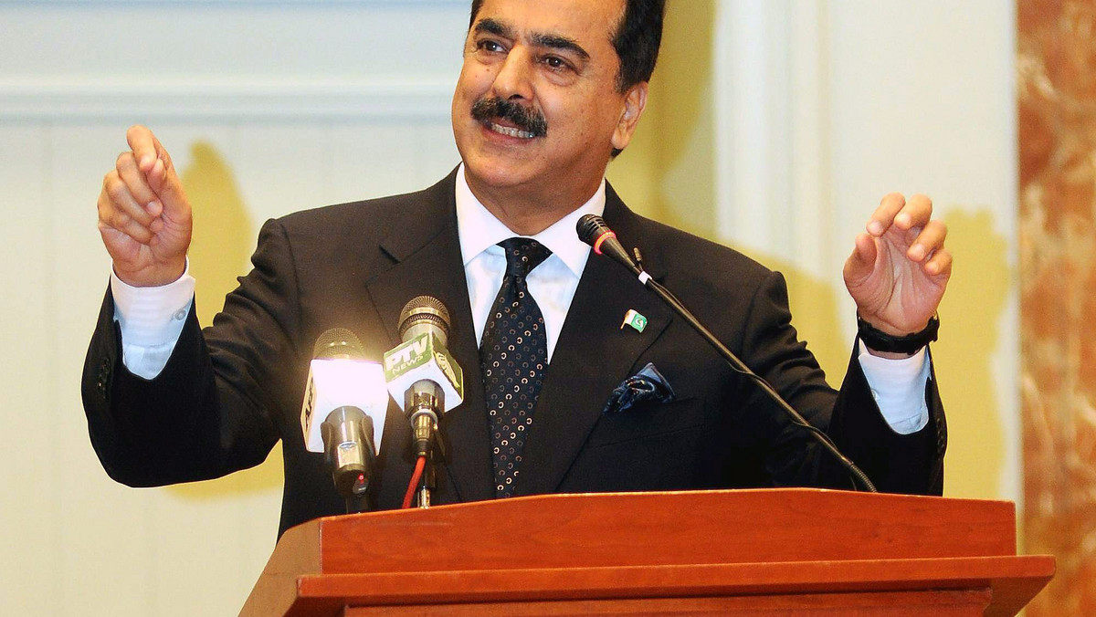 Premier Pakistanu Yousuf Raza Gilani odwołał się od decyzji nakazującej mu stawienie się przed Sądem Najwyższym, który ma oskarżyć go o obrazę sądu za odmowę wszczęcia postępowania korupcyjnego przeciwko prezydentowi - poinformował w środę adwokat premiera.