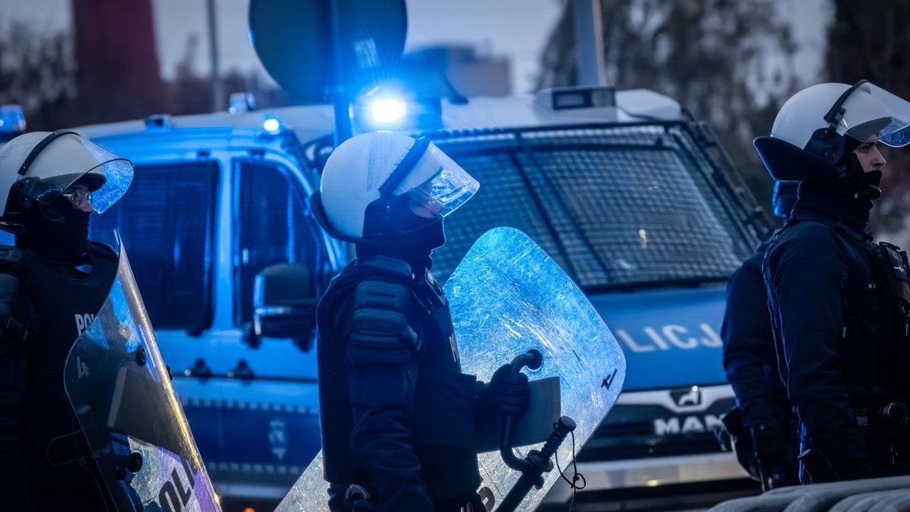 Burdy na meczu w Słupsku. Dwóch policjantów rannych