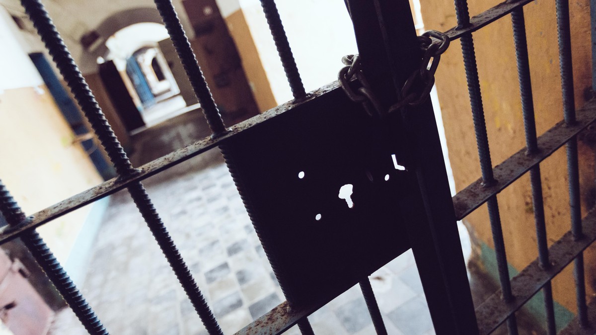 Dziesięciu niebezpiecznych przestępców uciekło z więzienia. Udało im się dzięki jednej rzeczy