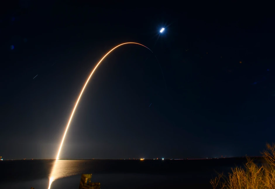 Lansiranje rakete "falkon 9" sa 23 "Starlinkova" satelita 25. novembra u Kejp Kanaveralu na Floridi