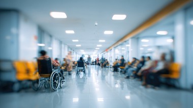 brak pieniędzy w ochronie zdrowia łatamy pr-em