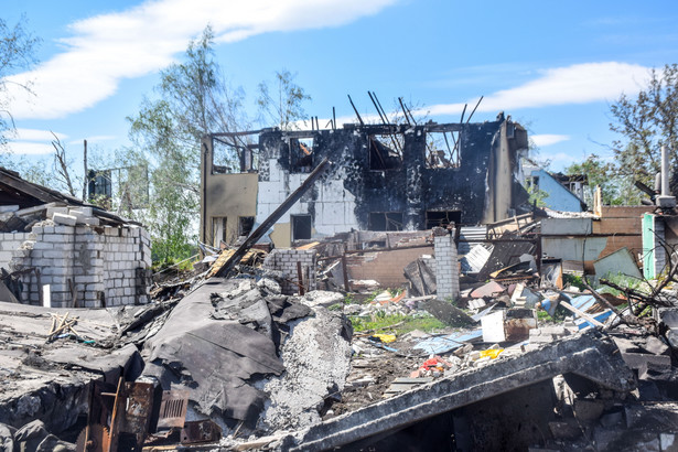 Zniszczenia we wsi Malaya Rogan w obwodzie charkowskim na Ukrainie