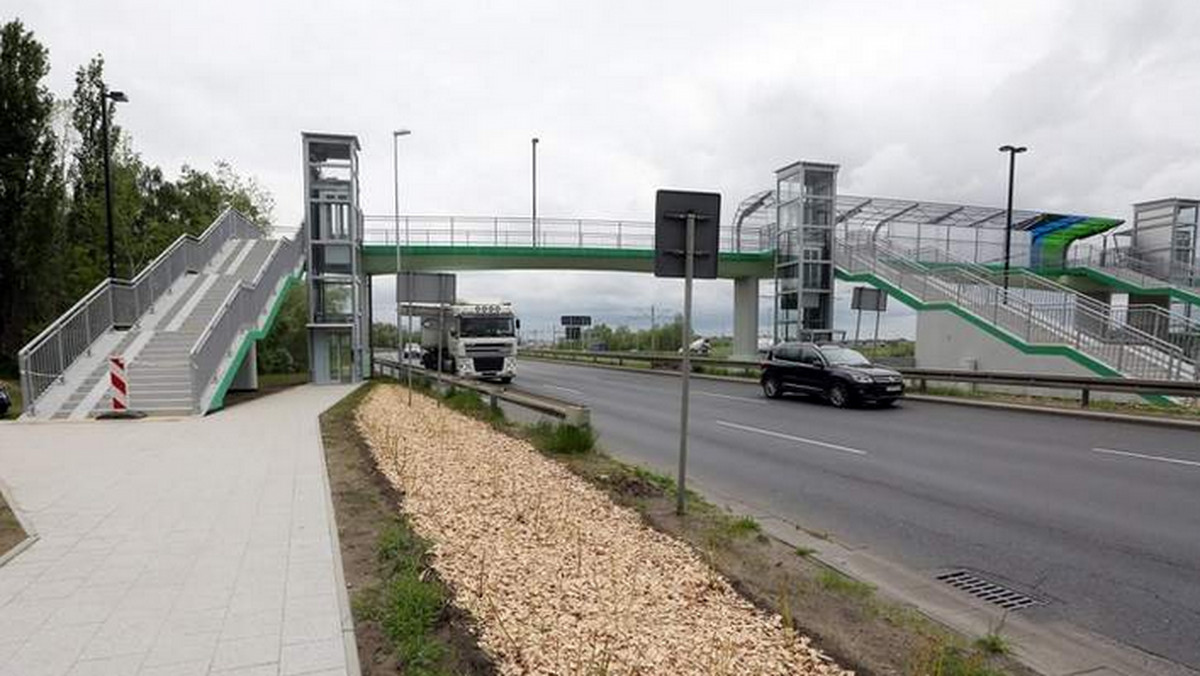 Siedzi się wygodnie na przystanku - komentowali radni, którzy uczestniczyli w wyjazdowym posiedzeniu komisji Rady Miasta na budowie Szczecińskiego Szybkiego Tramwaju - informuje "Głos Szczeciński".