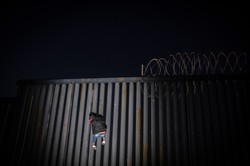 Z 50 tys. osób nielegalnie przekraczających granicę USA tylko 13 proc. zgłosiło się do urzędu