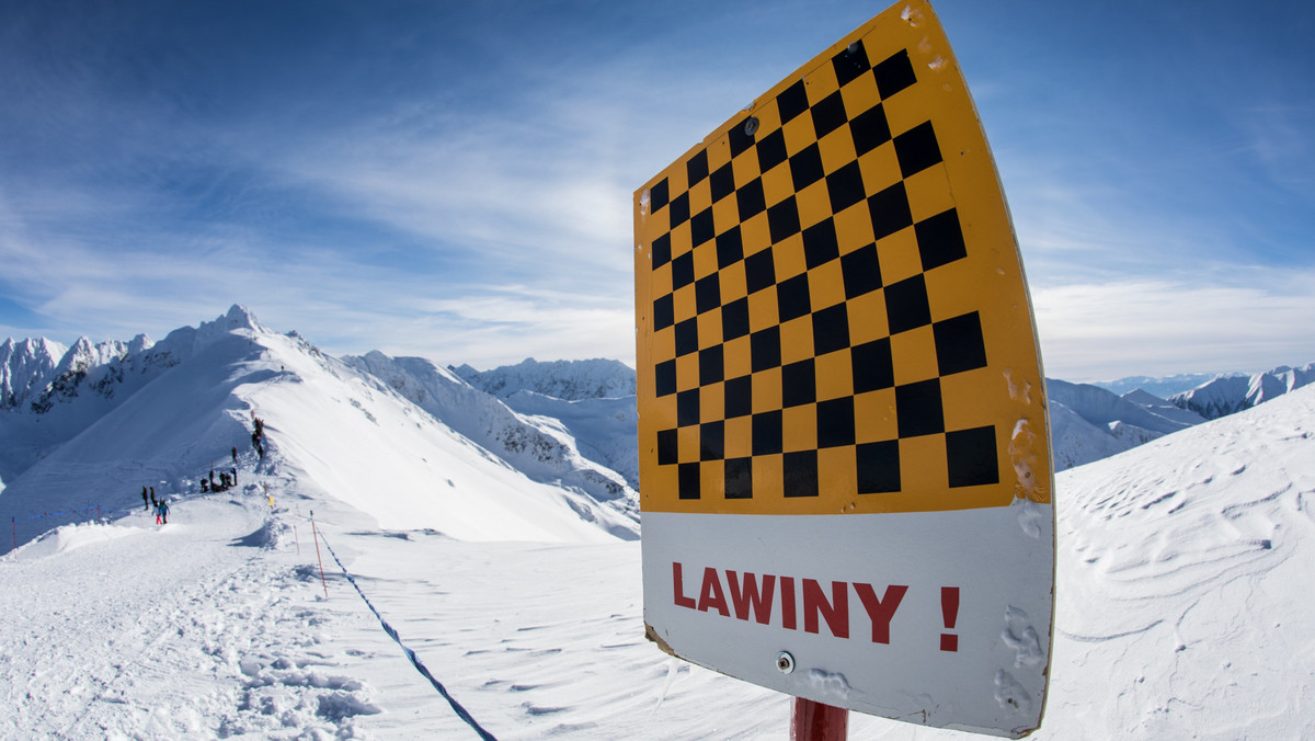 Tatry: trzeci stopień zagrożenia lawinowego. Lepiej nie wychodzić w góry