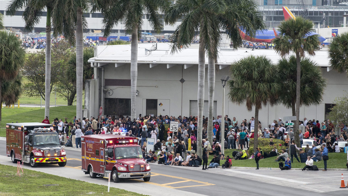 Uzbrojony mężczyzna otworzył w piątek ogień na międzynarodowym lotnisku Fort Lauderdale-Hollywood na Florydzie, 30 km na północ od Miami. Pięć osób zginęło, a osiem zostało rannych - poinformowały władze. Sprawca został zatrzymany.