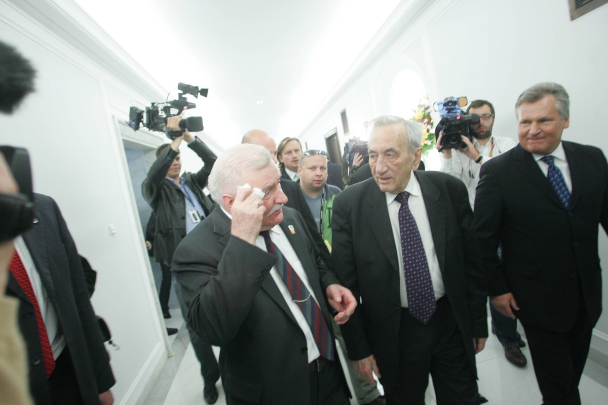 Lech Wałęsa i Tadeusz Mazowiecki podczas 20. rocznicy wyborów 4 czerwca