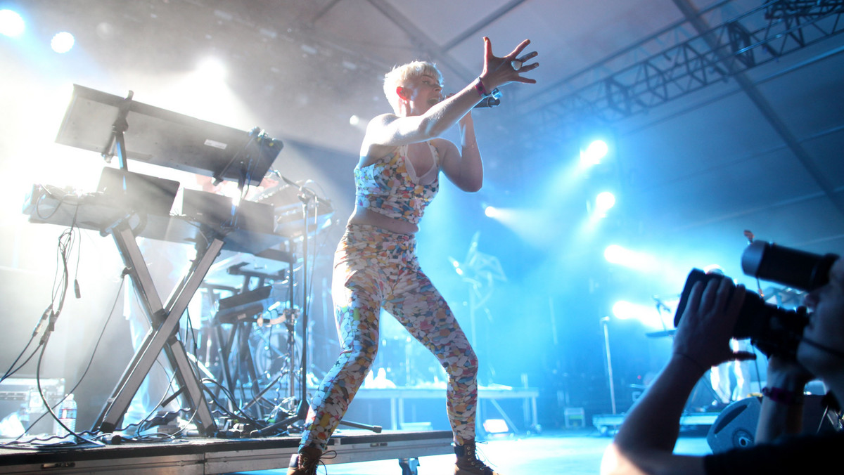 Szwedzka wokalistka Robyn sięgnęła po jedno z najnowszych nagrań Coldplay.