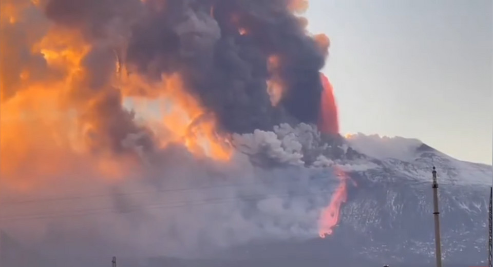 Erupcja wulkanu Etna miała miejsce we wtorek po południu