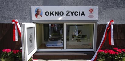 Dziecko w oknie życia szpitala w Pabianicach