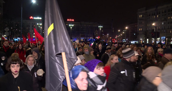 Strajk kobiet w Warszawie. Organizatorzy skarżą się na ...