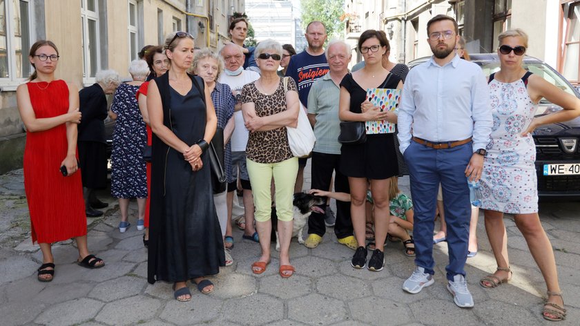 Mieszkańcy kamienic przy Sienkiewicza i Piotrkowskiej sąsiadujących z plenerową dyskoteką mają dość hałasu