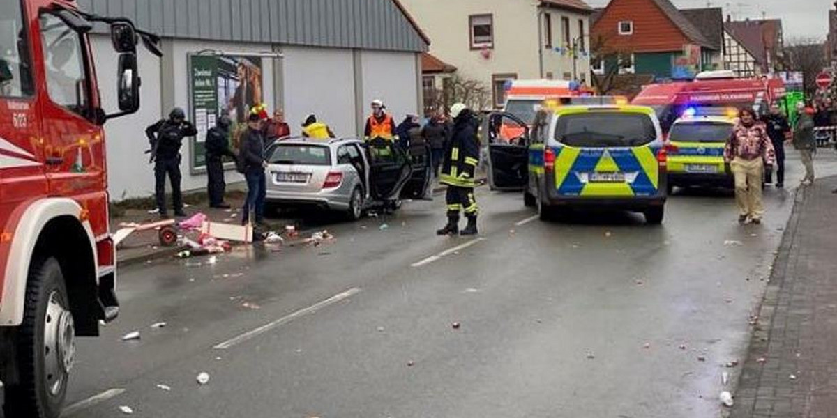 Niemcy. Samochód wjechał w ludzi w Volkmarsen 