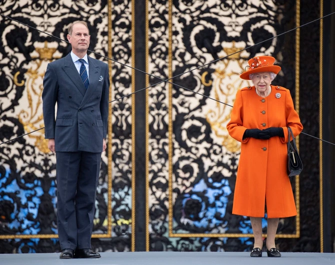 Elizabeta II s a sinom princom Edvardom