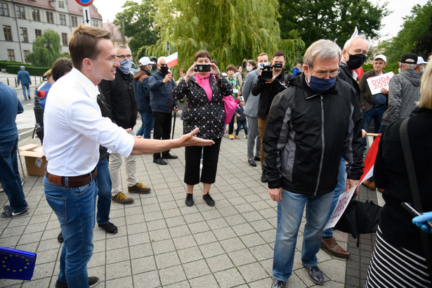 Poseł Adam Szłapka na wiecu poparcia wobec Andrzeja Dudy