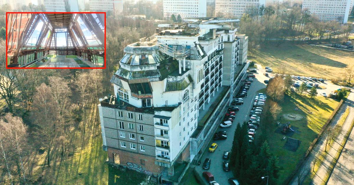 Willa na dachu bloku częściowo rozebrana. Pojawił się problem