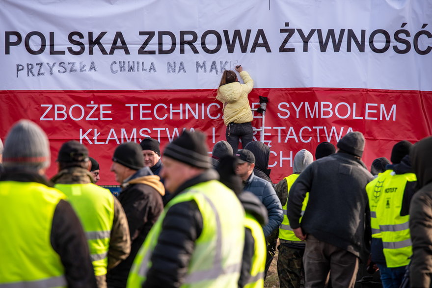 Rolniczy protest w Dorohusku przy granicy z Ukrainą. 