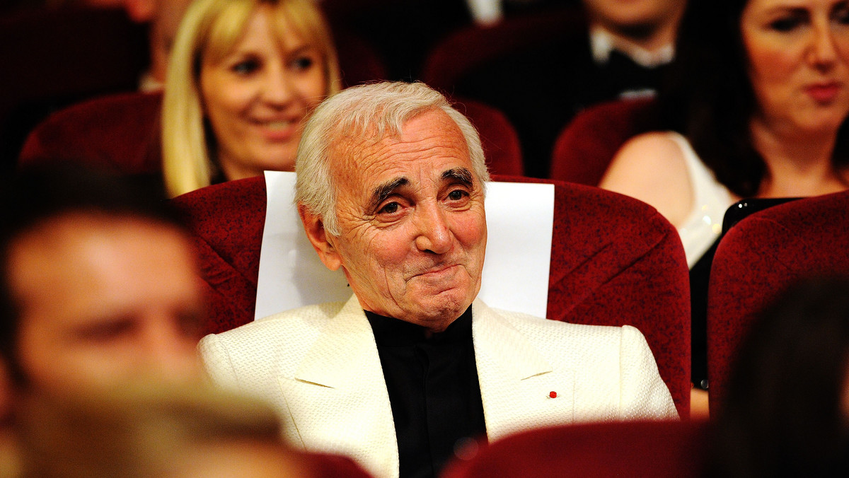 Naprawdę nazywa się Szahnur Waghinak Aznawurian, ale cały świat zna go pod nazwiskiem Charles Aznavour. Wybitny twórca 22 maja 2014 roku obchodzi swoje 90. urodziny. Myli się ten, kto uważa, że Charles Aznavour od dawna prowadzi spokojne życie emeryta. Artysta od 2009 roku pełni funkcję ambasadora Armenii w Szwajcarii. W 2014 roku rozpoczął nową trasę koncertową. W jej ramach odwiedzi także Polskę. Charles Aznavour wystąpi 23 czerwca 2014 w Sali Kongresowej w Warszawie.