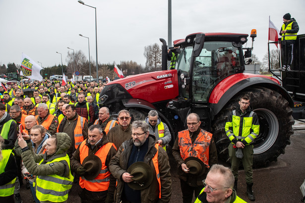 Protest rolników przed polsko-ukraińskim przejściem granicznym w Zosinie