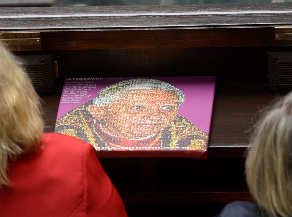 Puzzle z Benedytem XVI w Sejmie