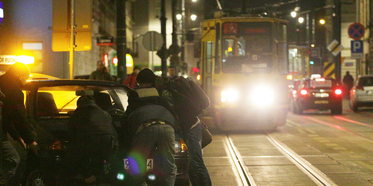 Samochód zablokował tramwaje w Łodzi