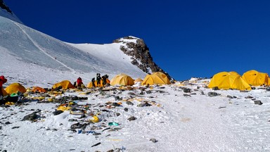 Mount Everest, najwyższe na świecie wysypisko śmieci