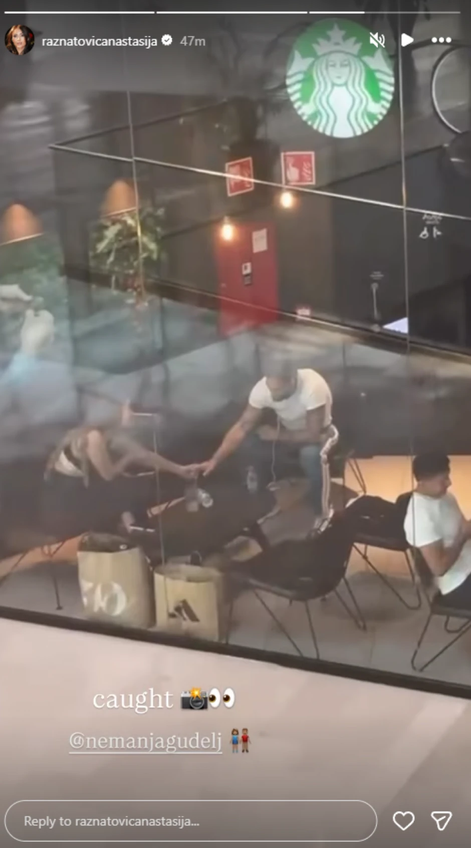 Anastasija uhvatila muža