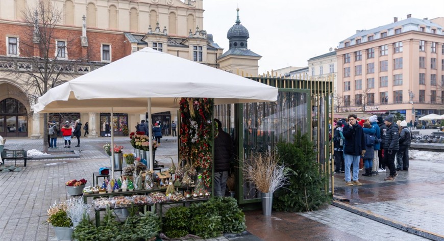 Nowe stoisko jest atrakcyjne wizualnie i zapewnia komfort pracy. Kwiaciarki oceniają je pozytywnie