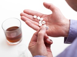 Zażywanie wielu leków jednocześnie zwiększa ryzyko groźnych powikłań