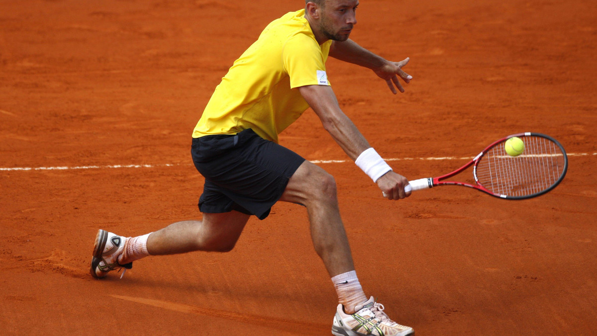 Michał Przysiężny odpadł w pierwszej rundzie eliminacji turnieju ATP w Miami (z pulą nagród 3,645 mln dolarów), przegrywając 4:6, 4:6 z Nicolasem Massu z Chile.