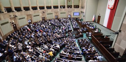 Posłowie dostaną wysokie podwyżki. Zadbał o to prezydent