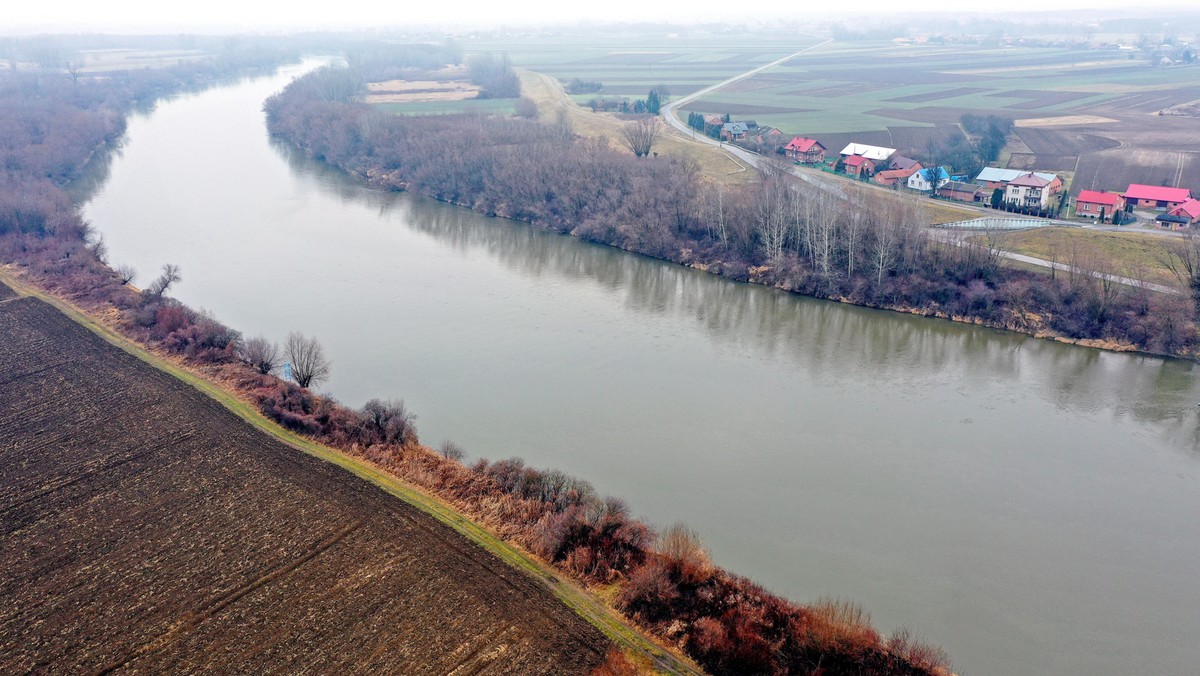 Ponad 25 mln zł będzie kosztować modernizacja wału przeciwpowodziowego Sanu na Podkarpaciu. Inwestycja obejmie w sumie niemal 4,5 km wału, zrealizowana zostanie jeszcze w tym roku.