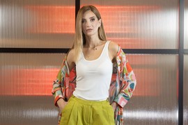 NAJOBIČNIJA POTKOŠULJA postala top trend leta: Ujedno je KUL I ŠIK - ide uz pantalone, farmerke, suknje i bukvalno će vam biti najjeftiniji i najnosiviji komad u ormanu