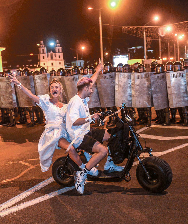 Białorusini wyszli na ulice tuż po zamknięciu lokali wyborczych 9 sierpnia. Od tego czasu w całym kraju trwają protesty i wiece