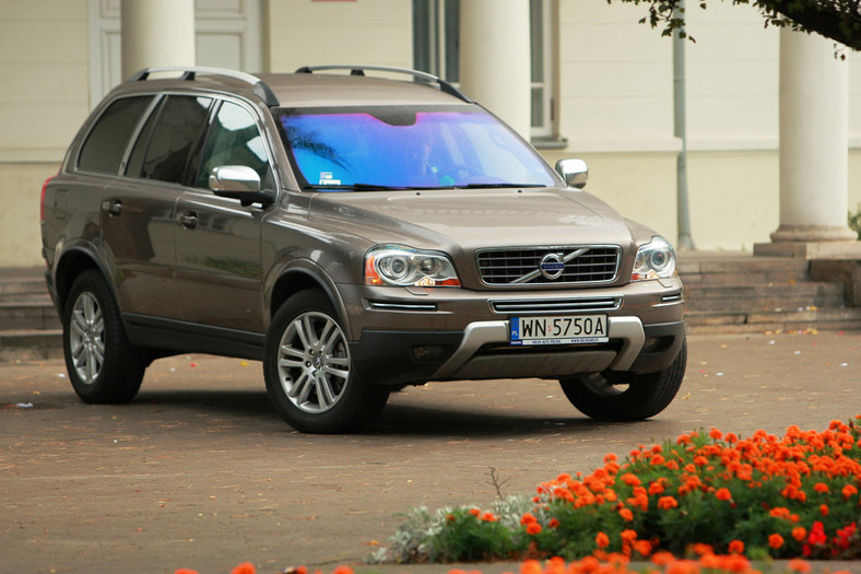 Volvo XC90: za ładny, by po prostu wjechać nim w błoto