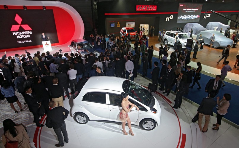 Mitsubishi i-MiEV - salon samochodowy w Moskwie
