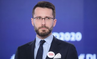 Fogiel: Wojewodowie i sanepid na bieżąco monitorują sytuację w DPS-ach