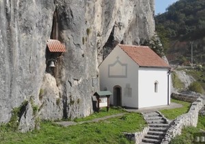Vandali su oskrnavili crkvu kod Hadži Prodanove pećine u Ivanjici