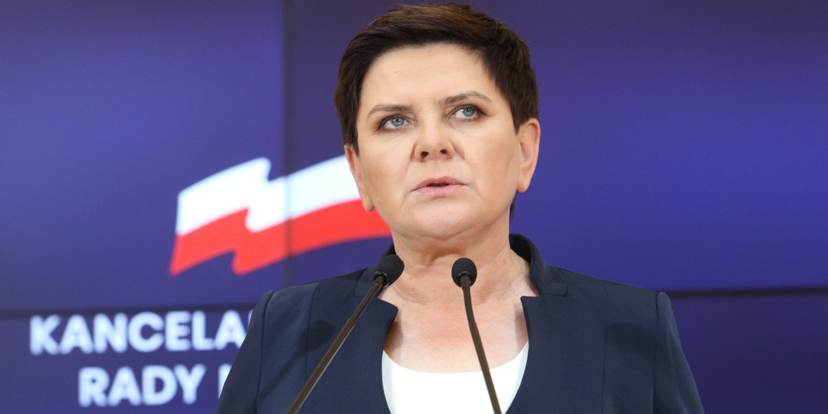 Szydło pytana, czy PiS ma "w zanadrzu jakieś nowe transfery socjalne" odpowiedziała: "Nie sądzę, abyśmy poszerzali pakiet programów społecznych, ponieważ już jest on szeroki".